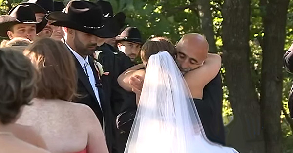 Paralyzed Bride Shocks Wedding Guests By Walking Down The Aisle Smag31