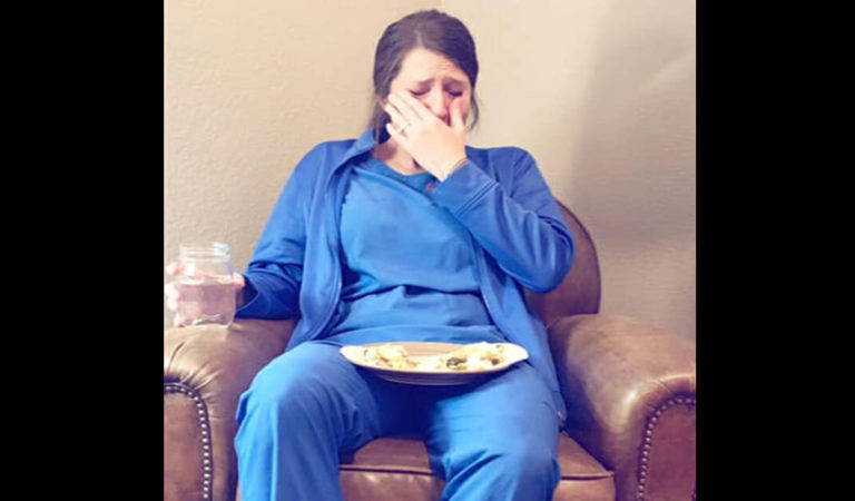 Exhausted nurse sobs at end of shift when she delivered stillborn baby – picture shows harsh reality of nursing Exhausted nurse sobs at end of shift when she delivered stillborn baby – picture shows harsh reality of nursing